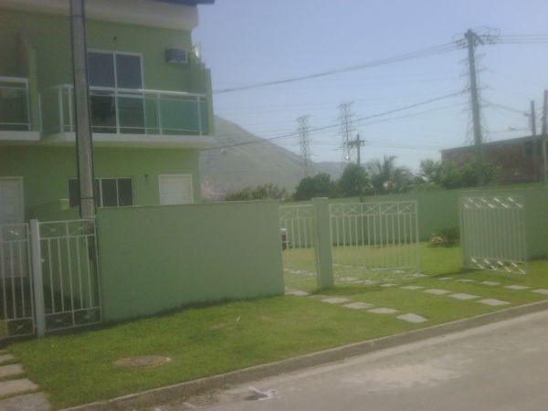 Casas duplex com Quintal (Prontas para morar)