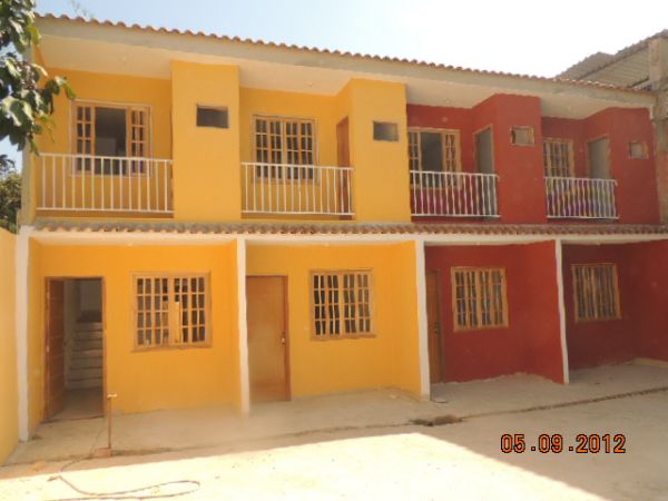 Casas duplex com Quintal (Prontas para morar)